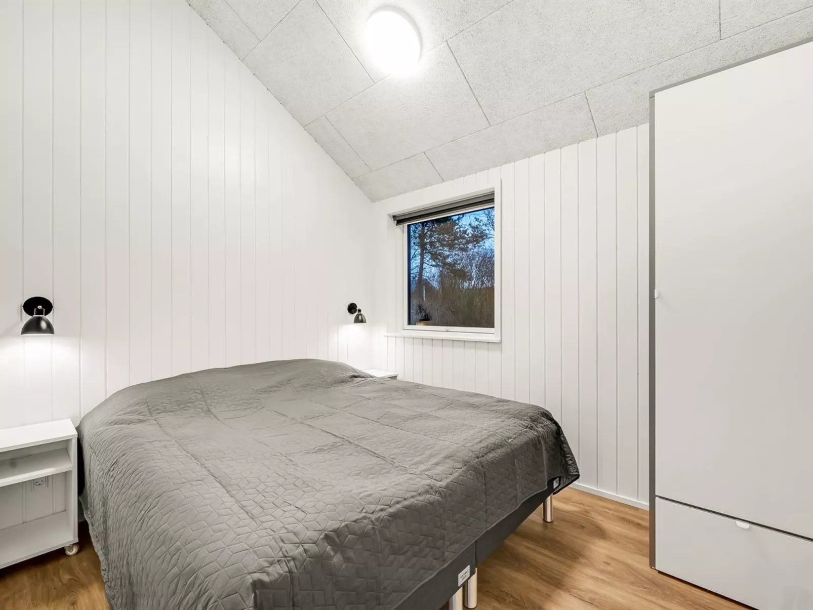 "Grimar" - 400m to the fjord-Drinnen