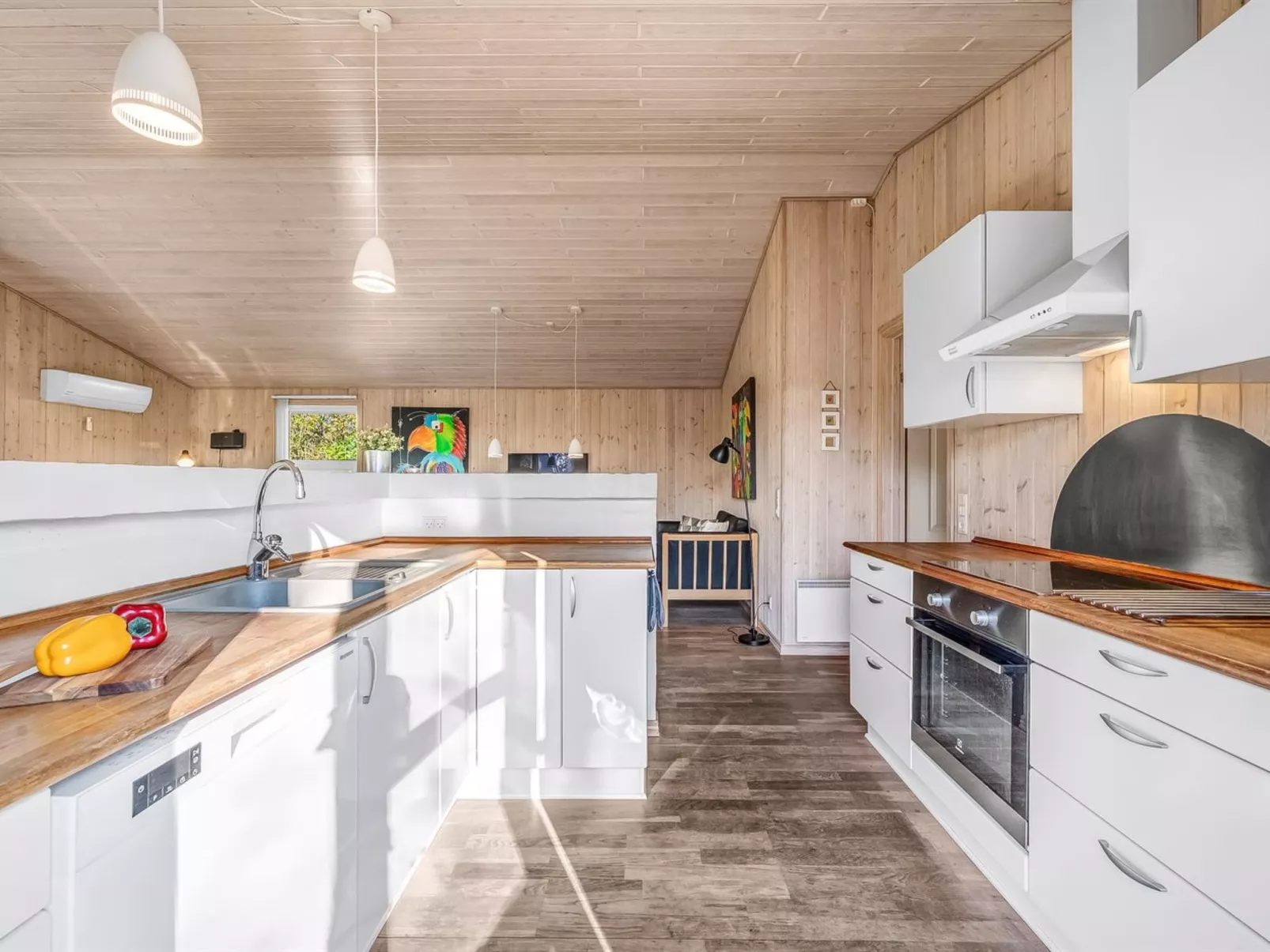 "Efka" - 600m to the fjord-Dedans