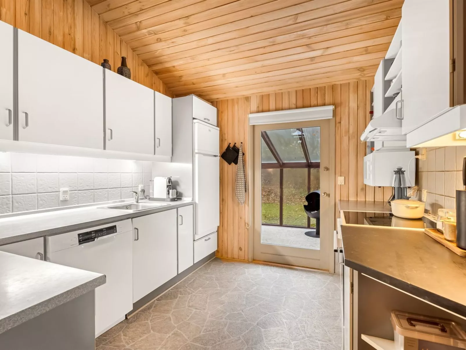 "Gjorgjija" - 50m from the sea-Inside