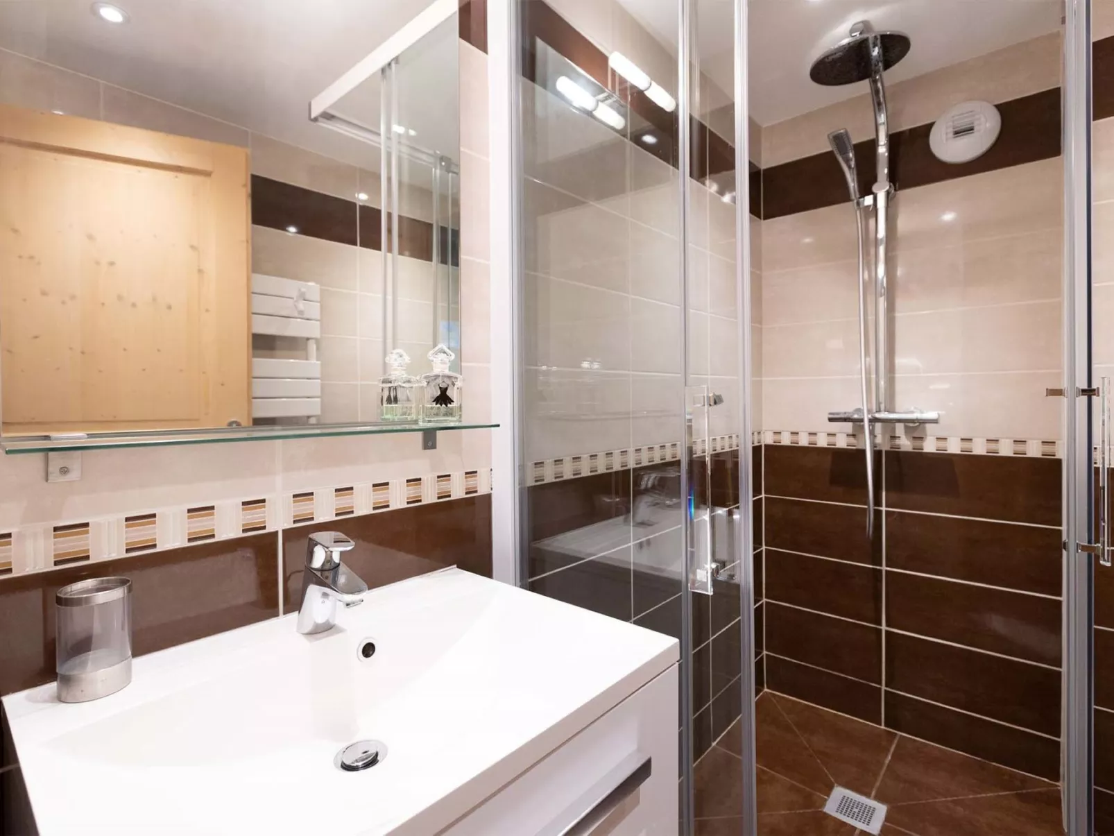 Chalets Les Amis-Drinnen