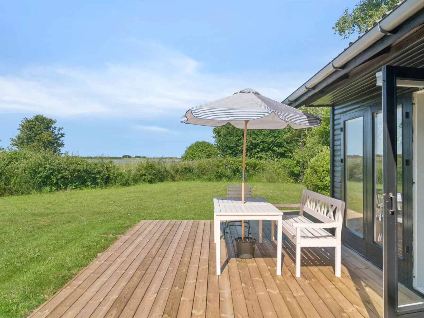 "Dufa" - 200m to the fjord-Outside