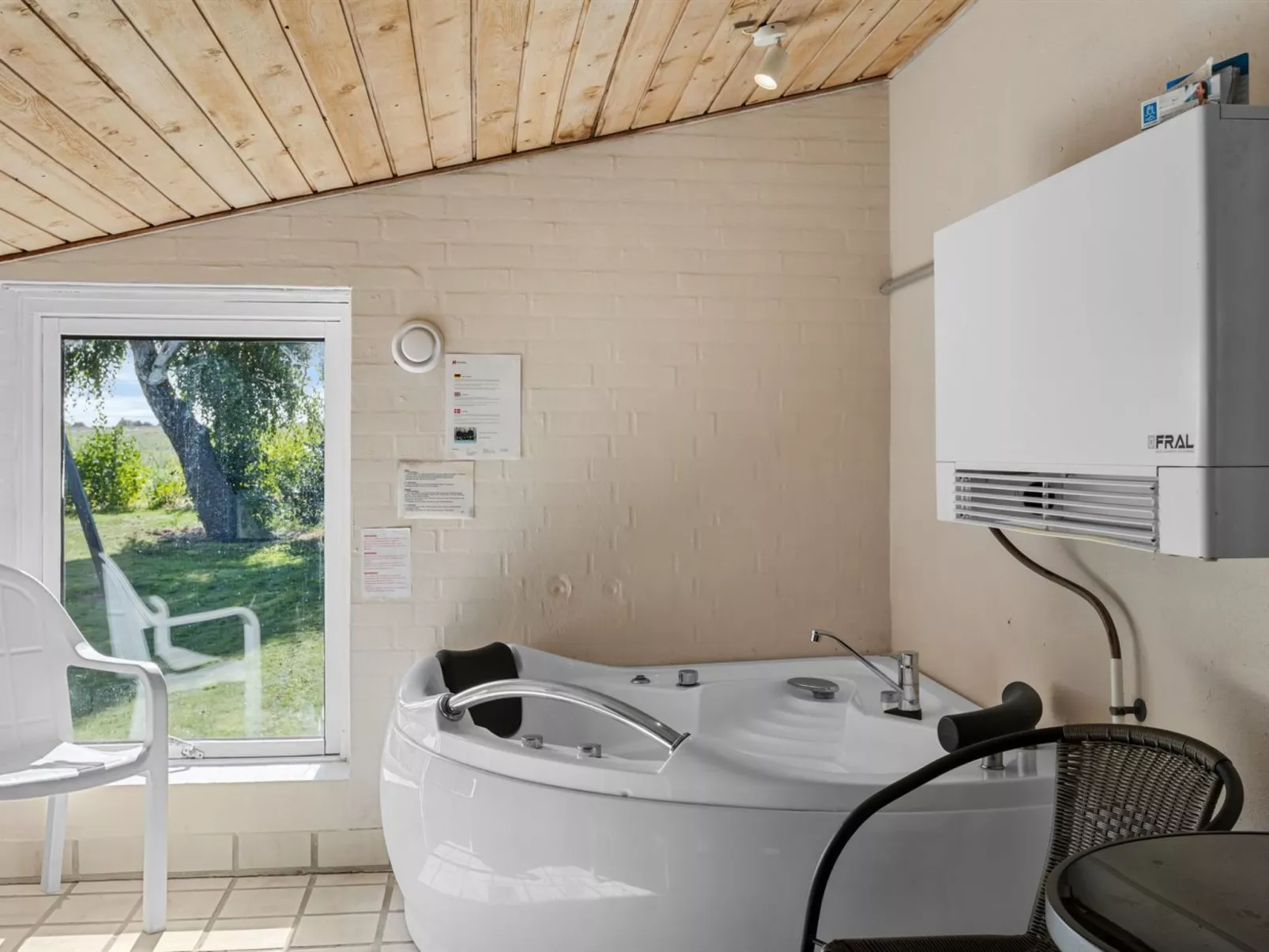 "Maylin" - 350m from the sea-Inside