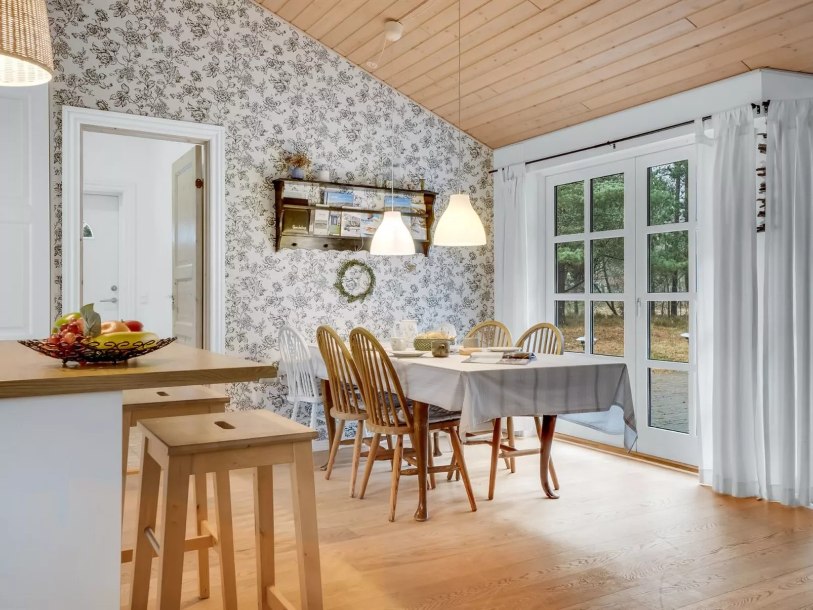 "Eikka" - 1km from the sea-Inside