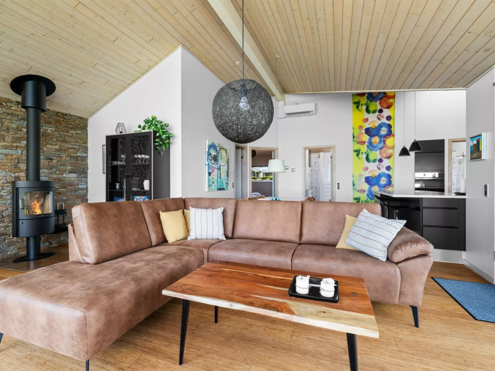 "Drusilla" - 140m from the sea-Drinnen