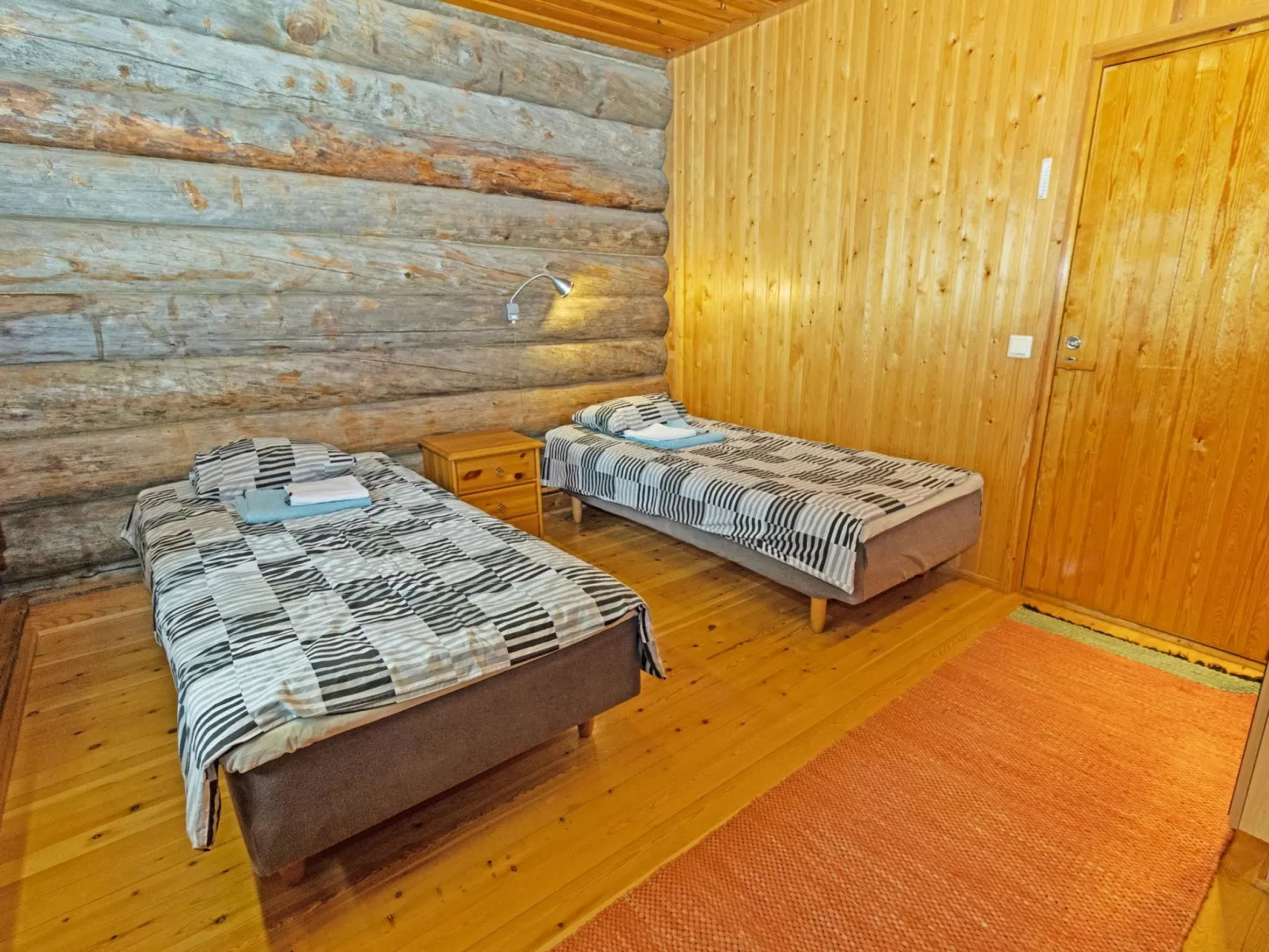 Metsä-luosto-Drinnen