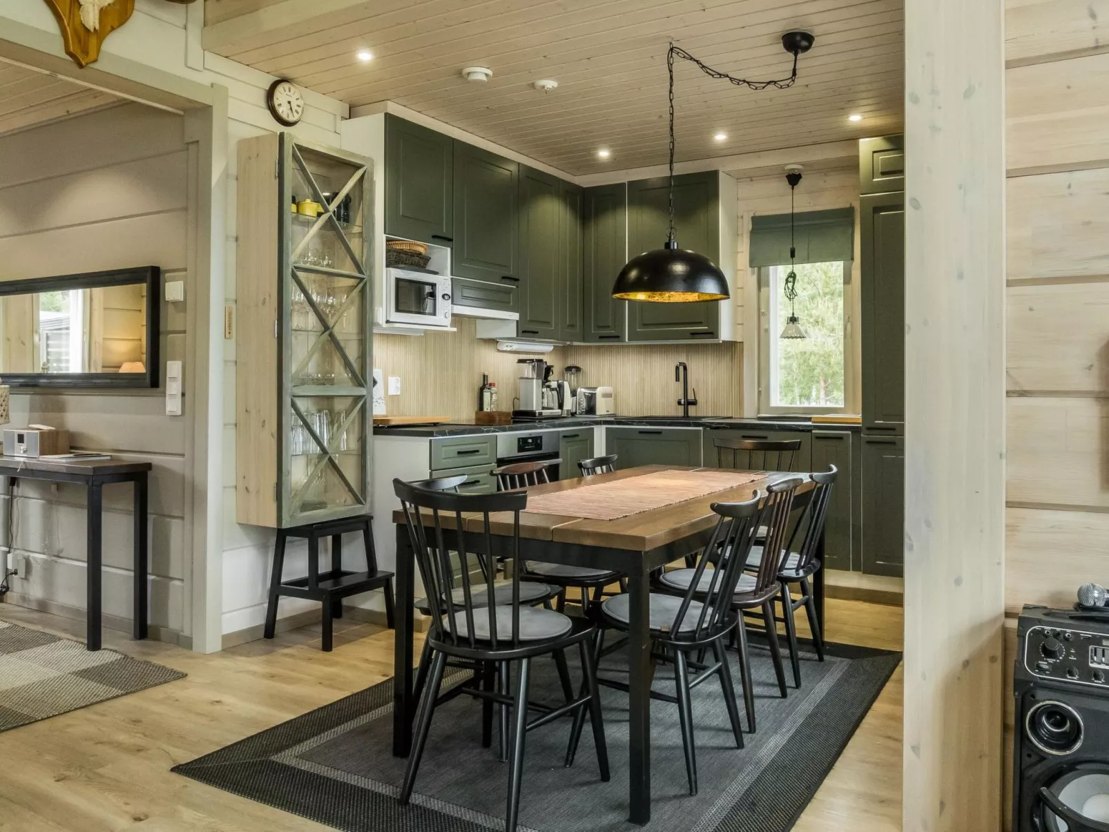 Villa lystikämä-Inside