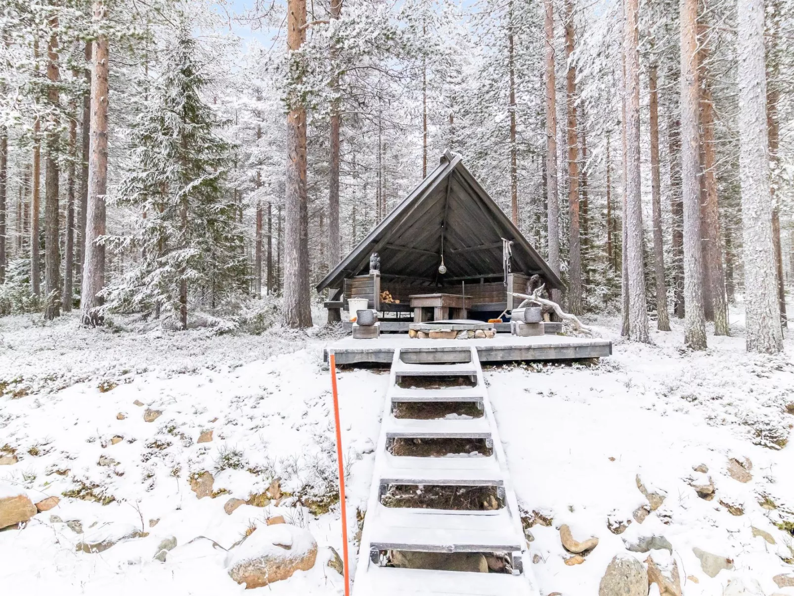 Pyhänkarhu 1-Drinnen