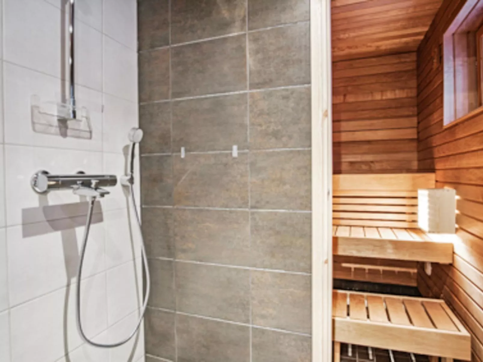 Joikupirtti b-Dedans