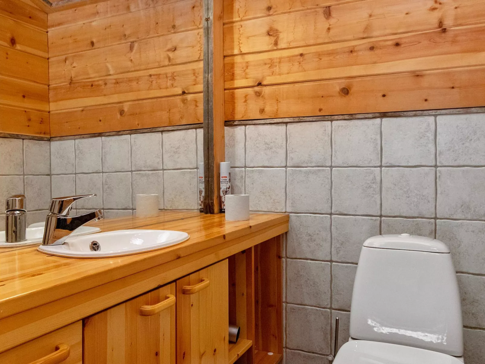 Saariselän waskooli a-Drinnen