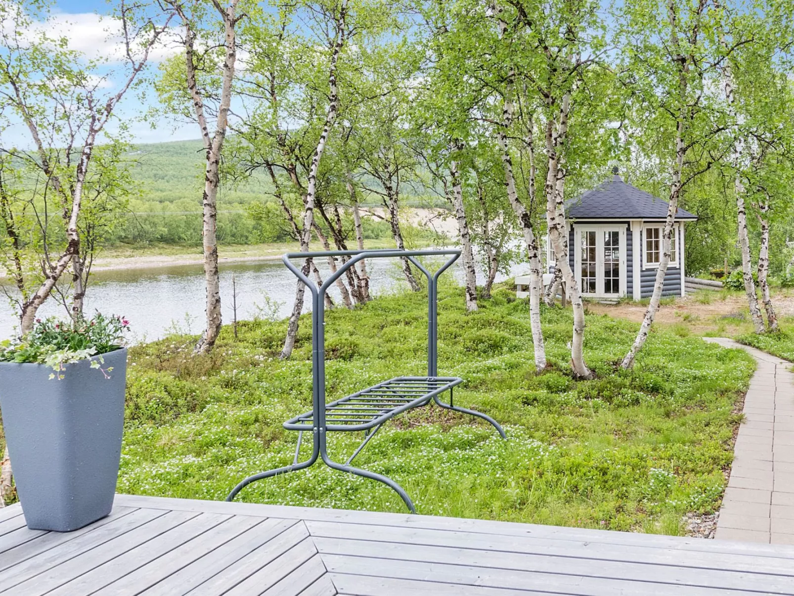 Mökki tenolla-Drinnen