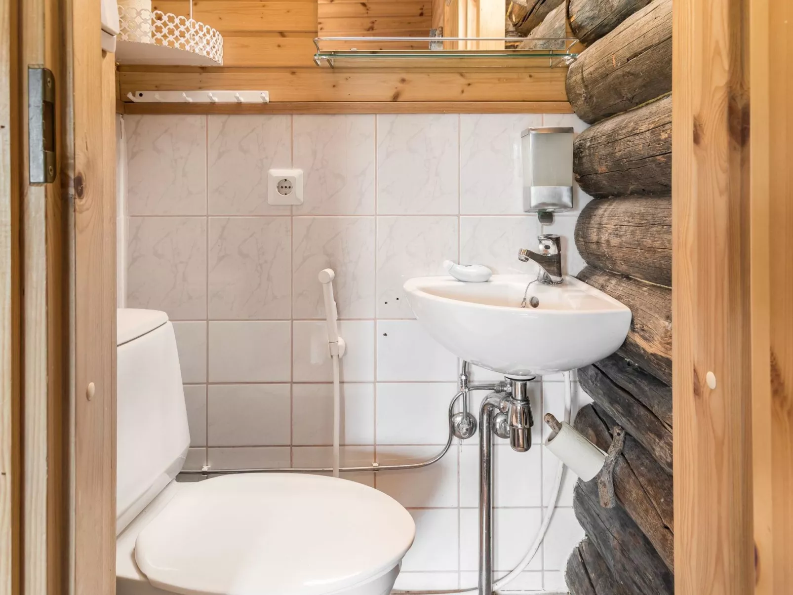 Tievatupa 1, isompi-Drinnen