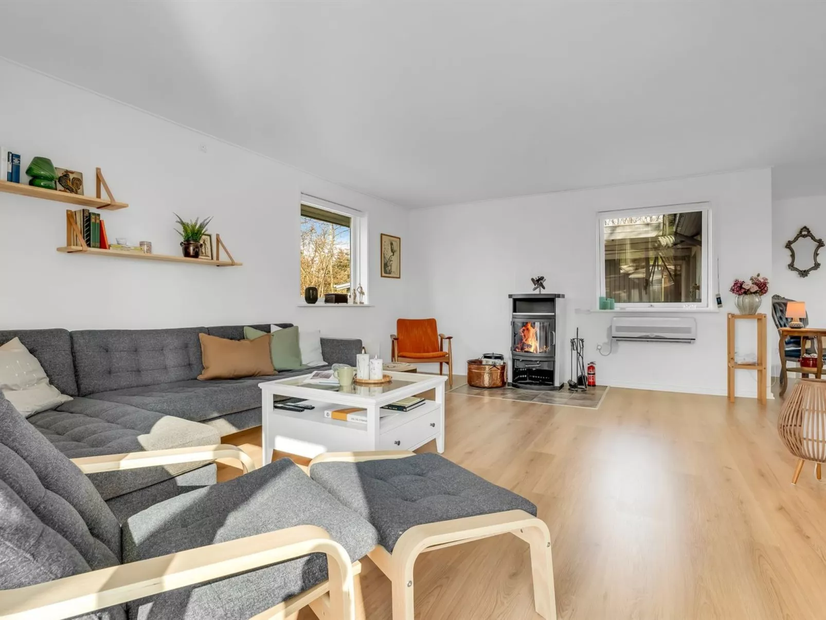 "Hane" - 750m from the sea-Inside