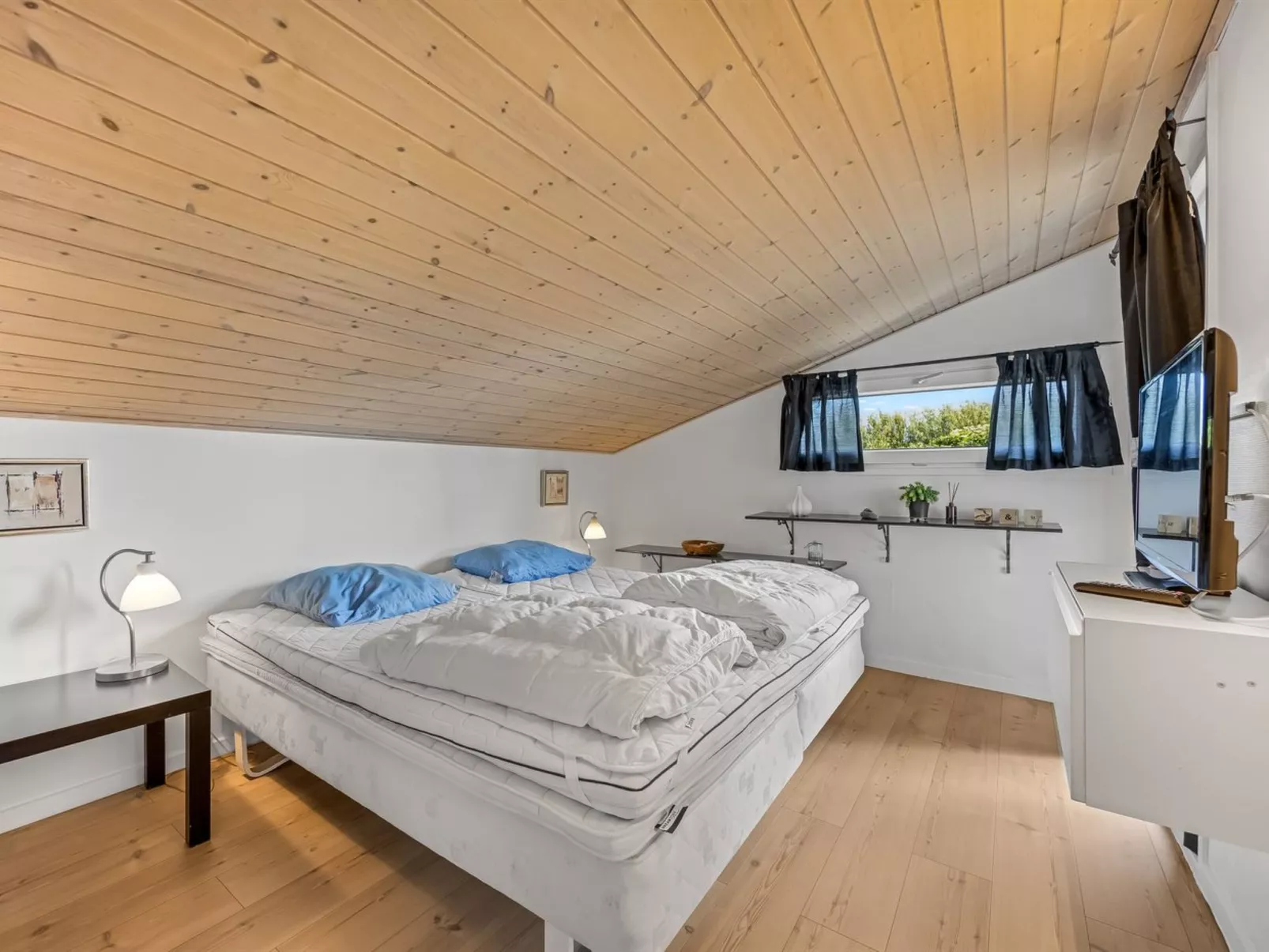 "Erblin" - 400m from the sea-Drinnen