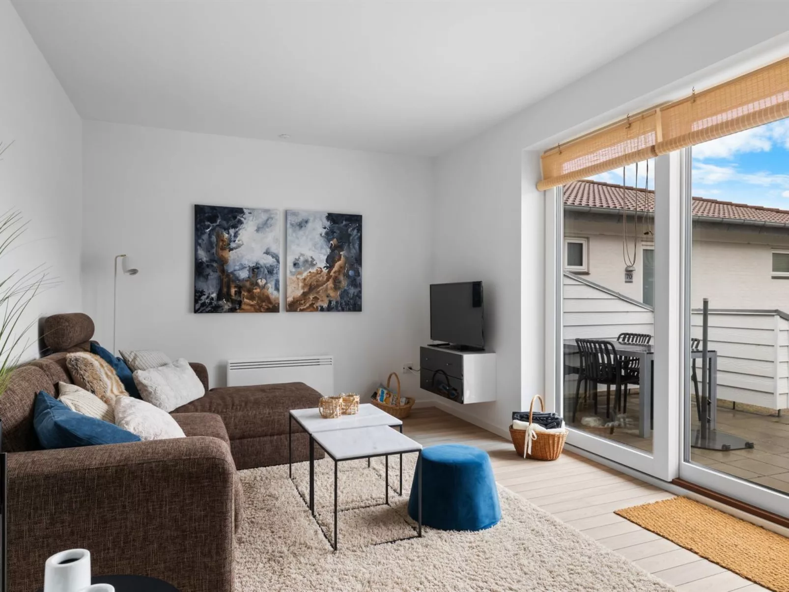 "Kari" - 50m from the sea-Inside