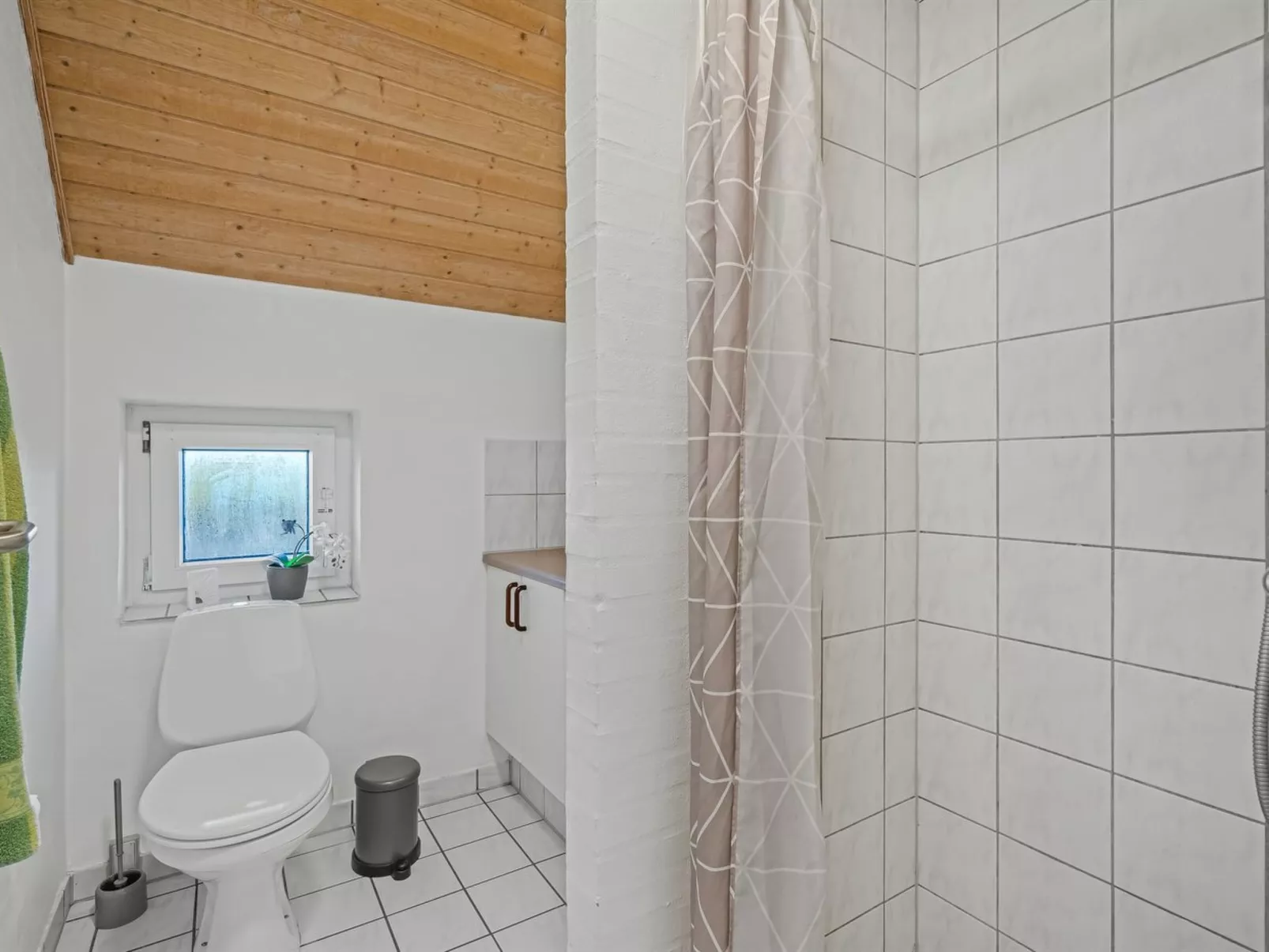 "Nikolce" - 300m to the fjord-Drinnen