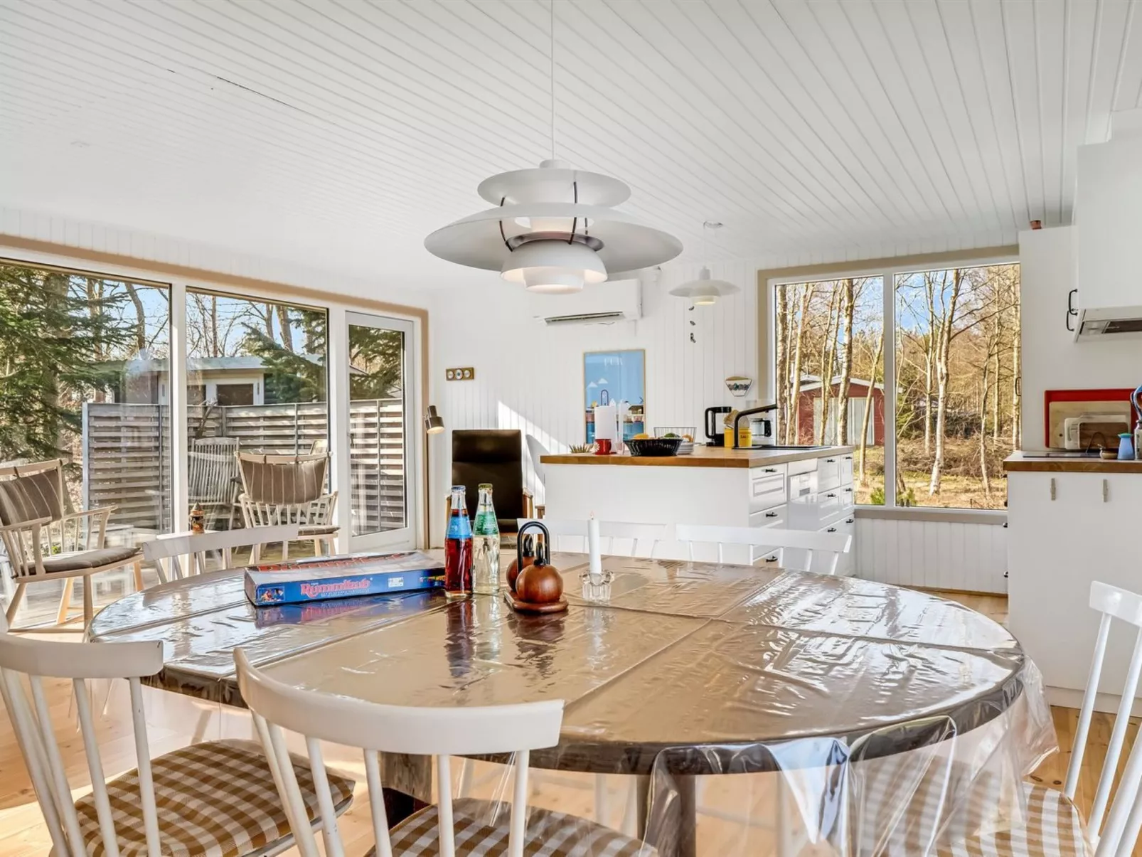 "Elisabete" - 200m to the fjord-Inside