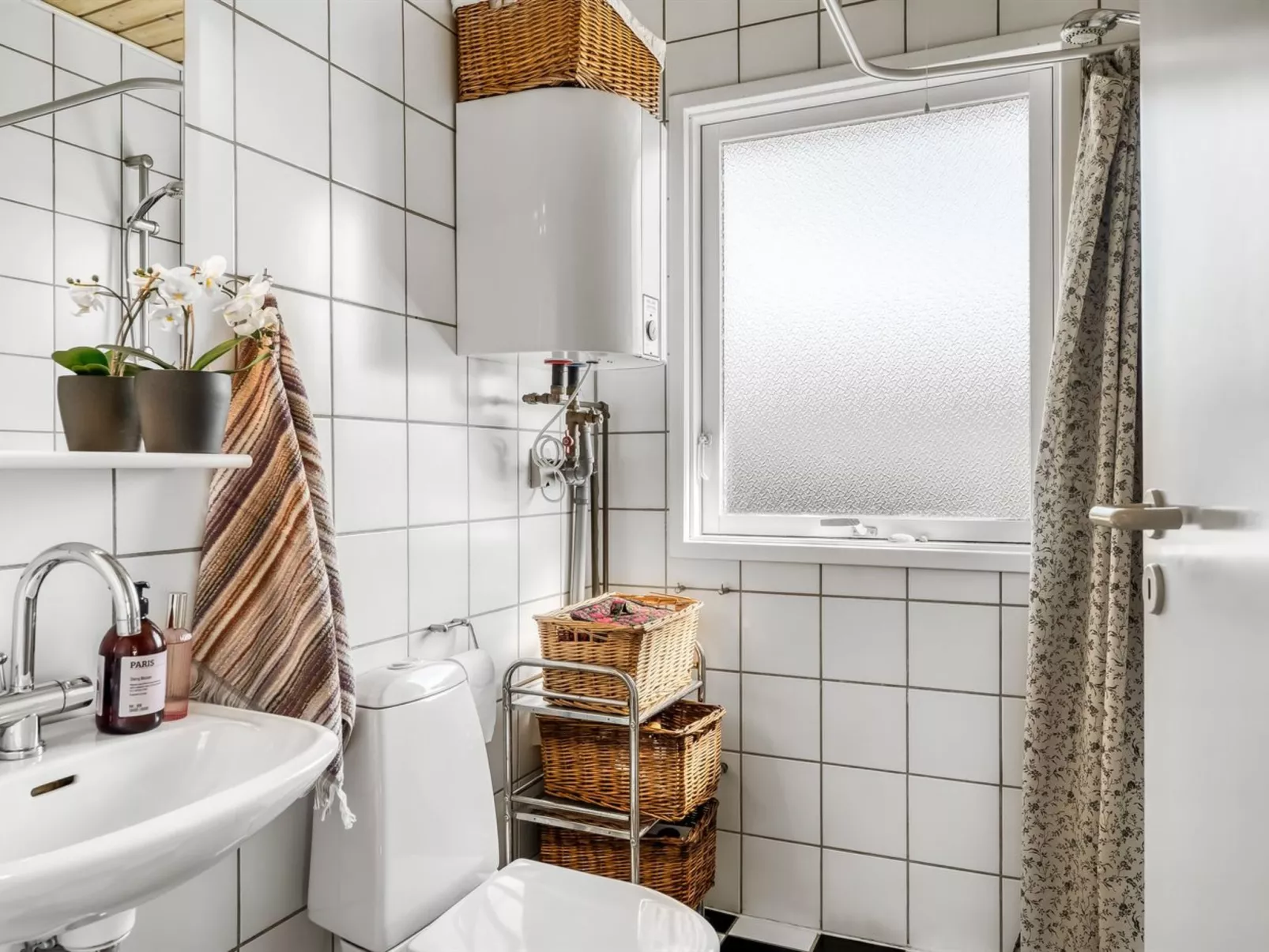 "Bara" -  from the sea-Drinnen