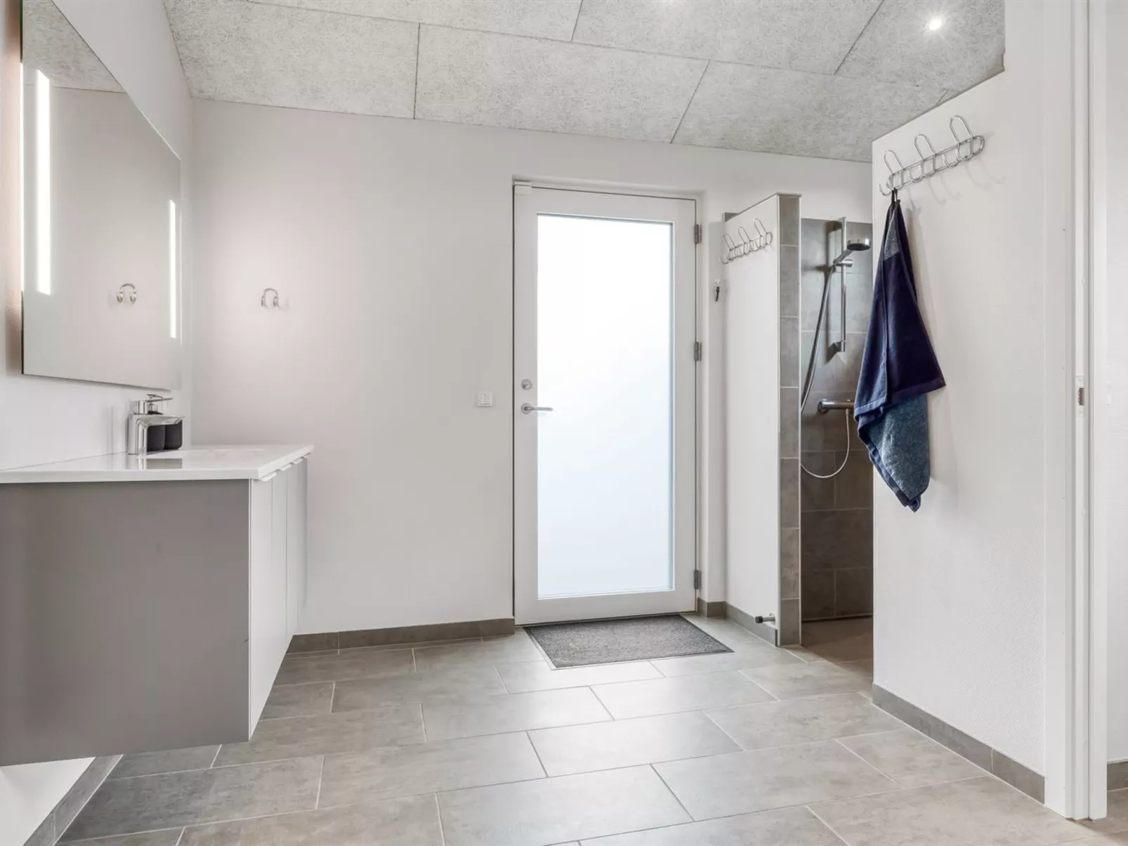 "Frederikke" - 990m from the sea-Inside