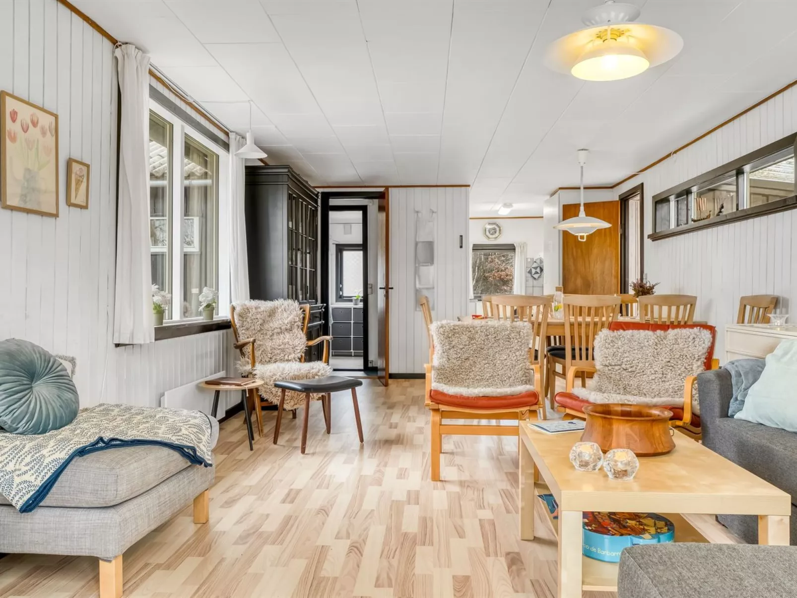 "Hælf" - 600m from the sea-Inside