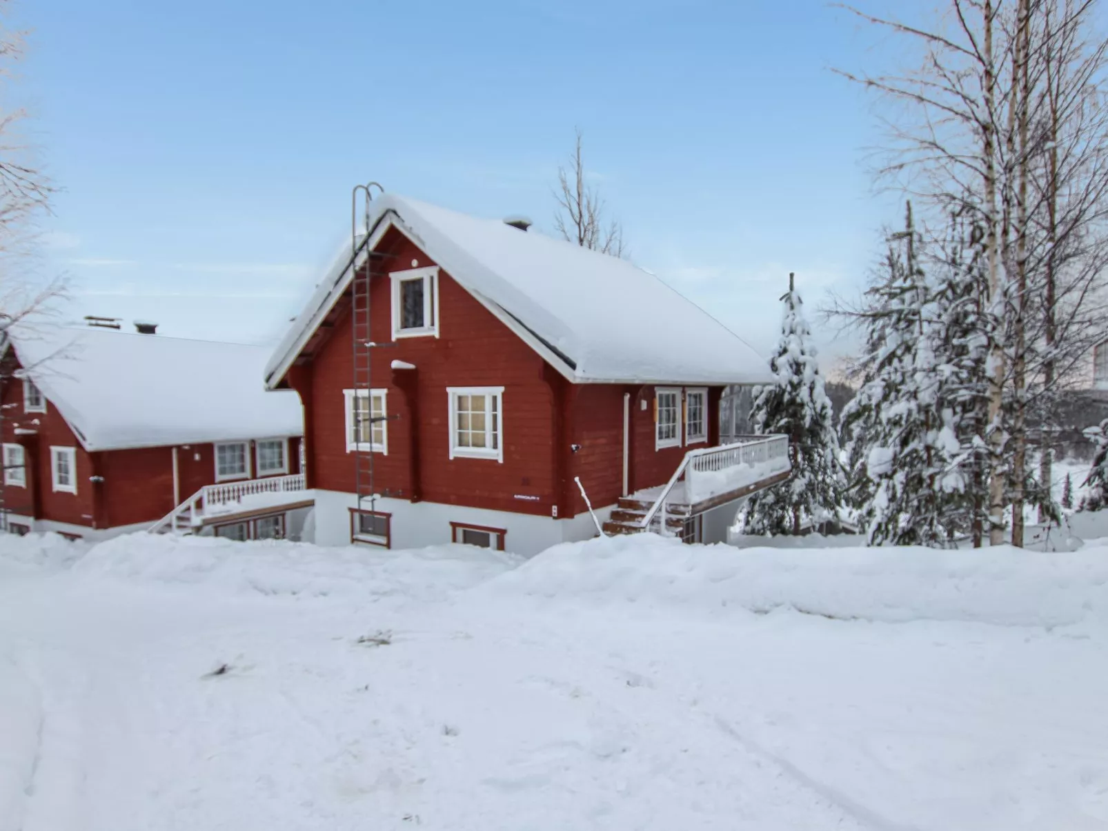 Aurinkoalppi 11a paritalon yläkerta-Dedans