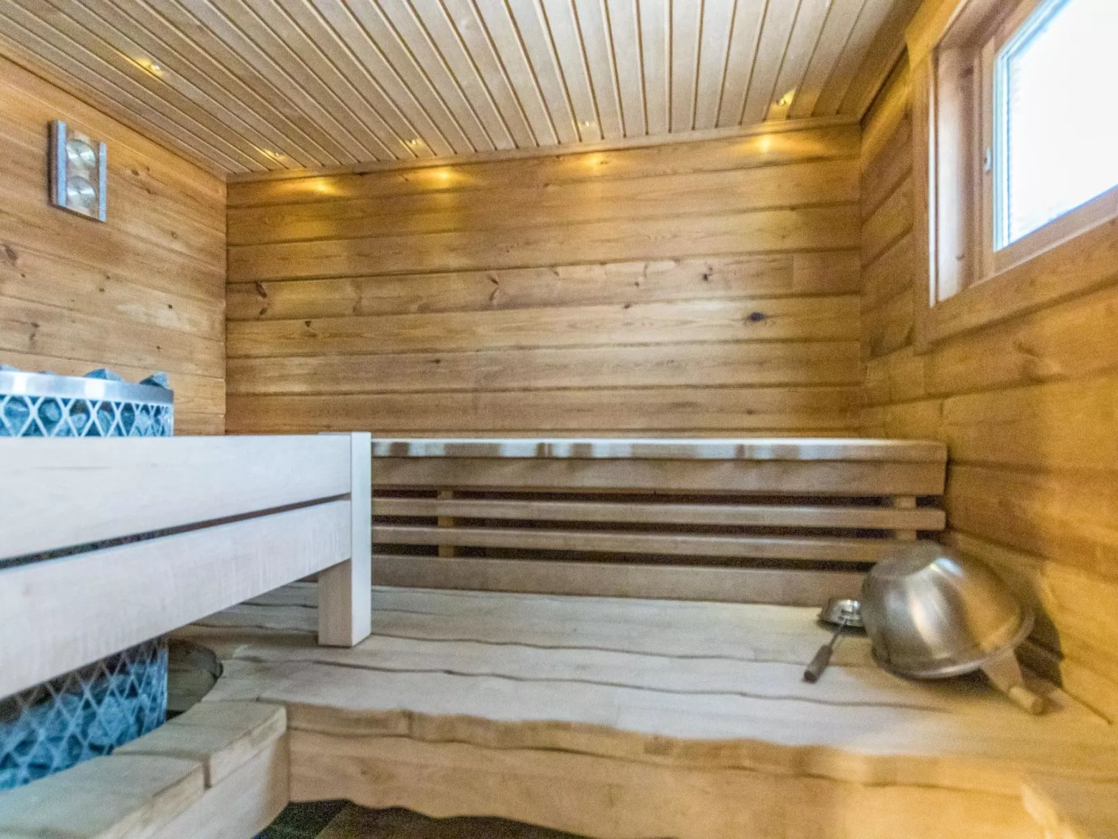 Uulanlinna a, paritalo-Dedans