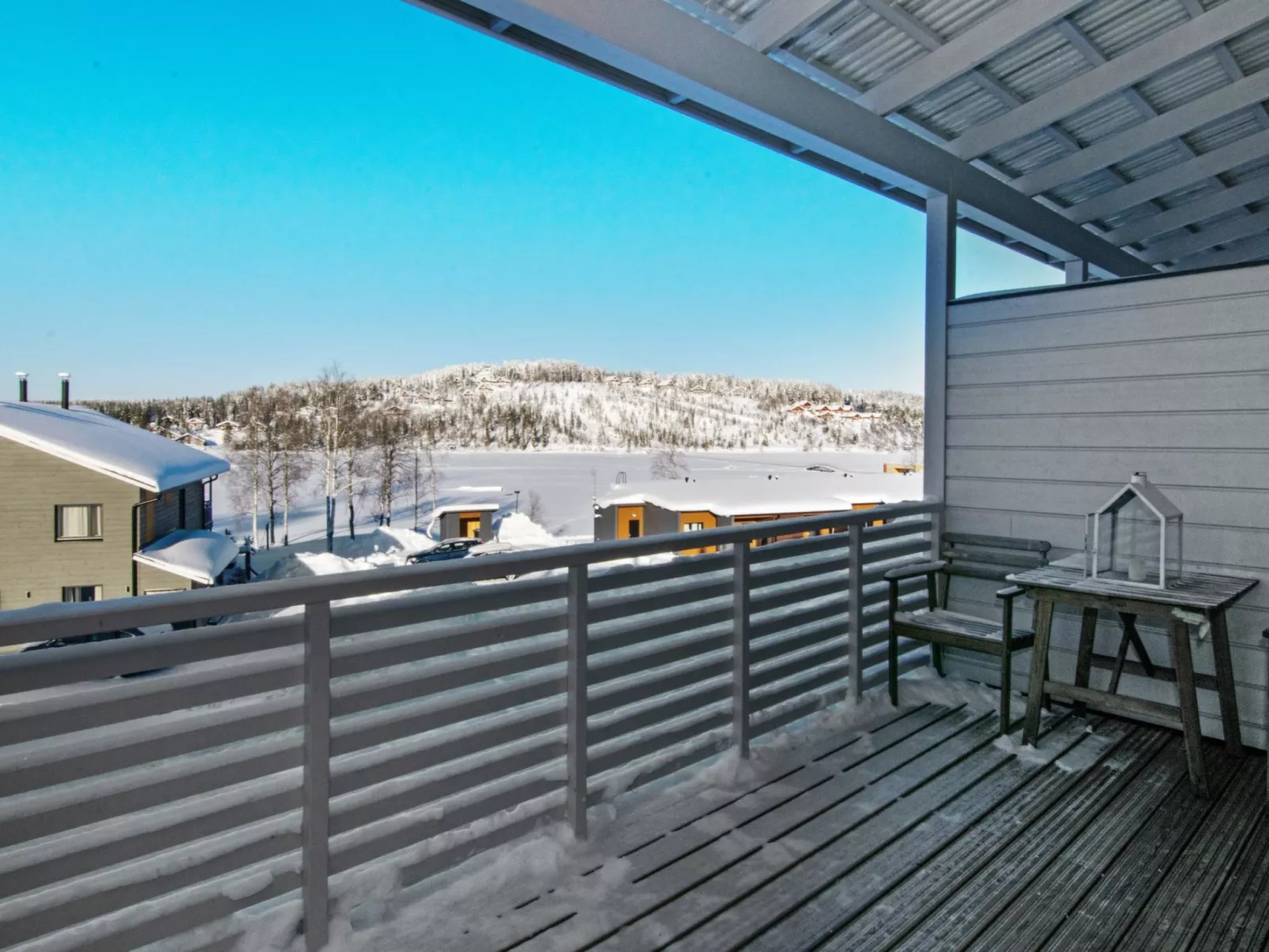 Skivillas 78 ukkohalla (7)-Drinnen