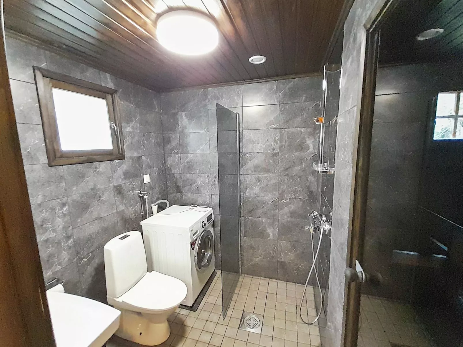 Rukan komia chalet-Drinnen