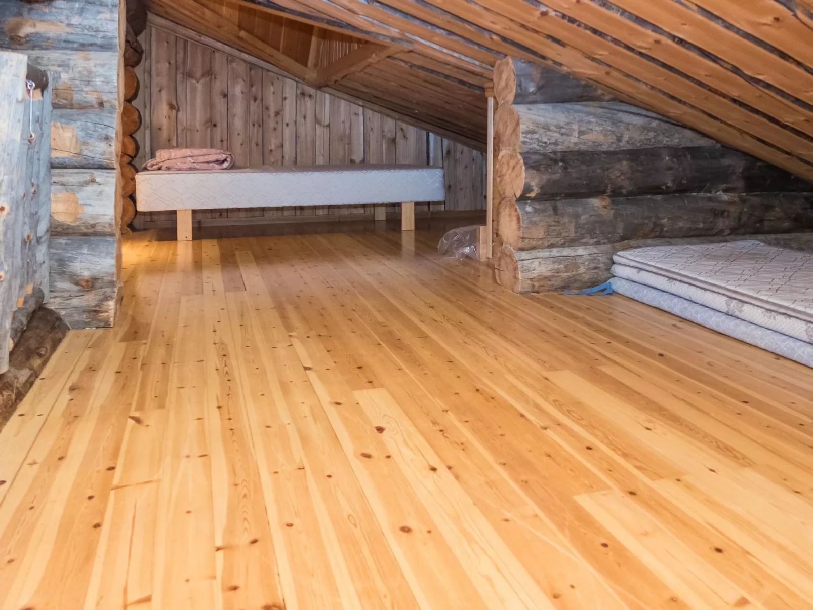 Rukanpesä 2a-Drinnen