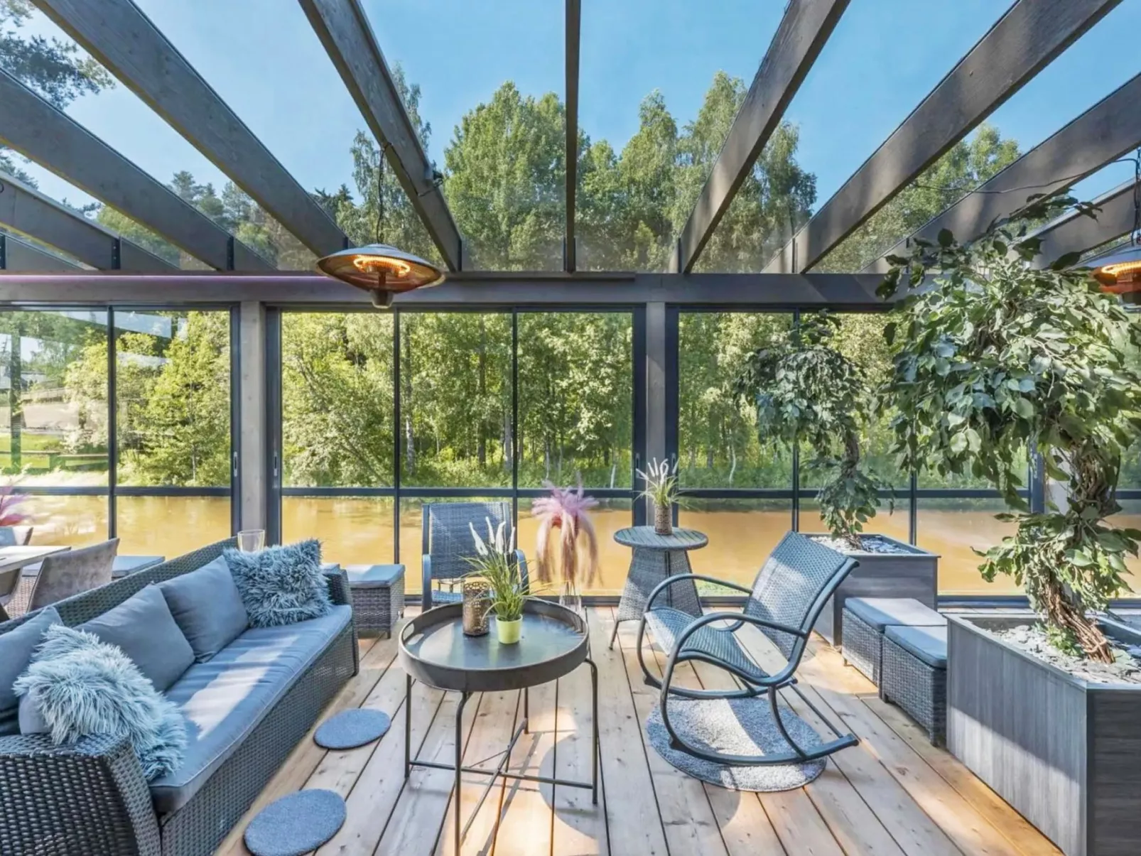 Kartanohuoneisto heikki-Dedans