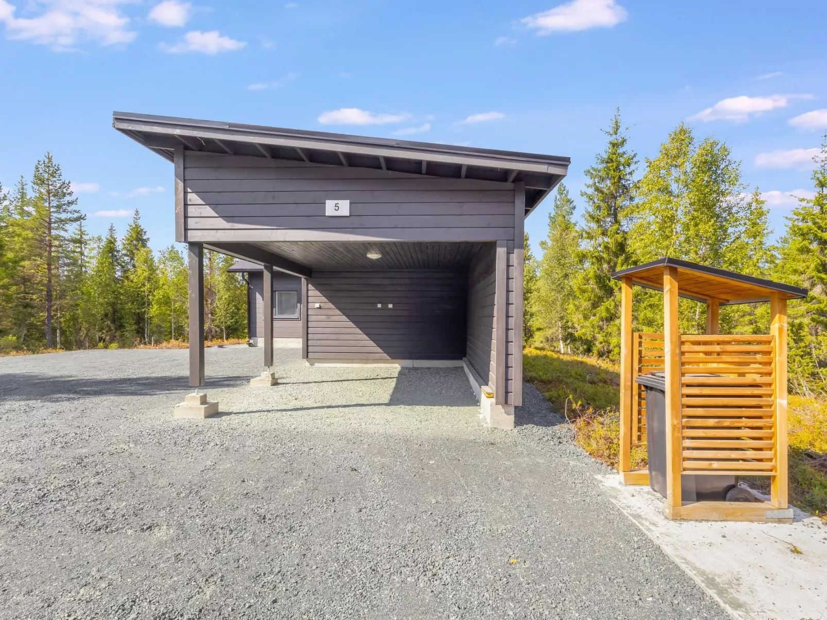 Koukkupolku 5-Drinnen