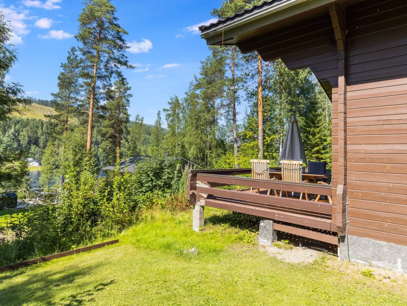 Tahkon käkikello-Dedans