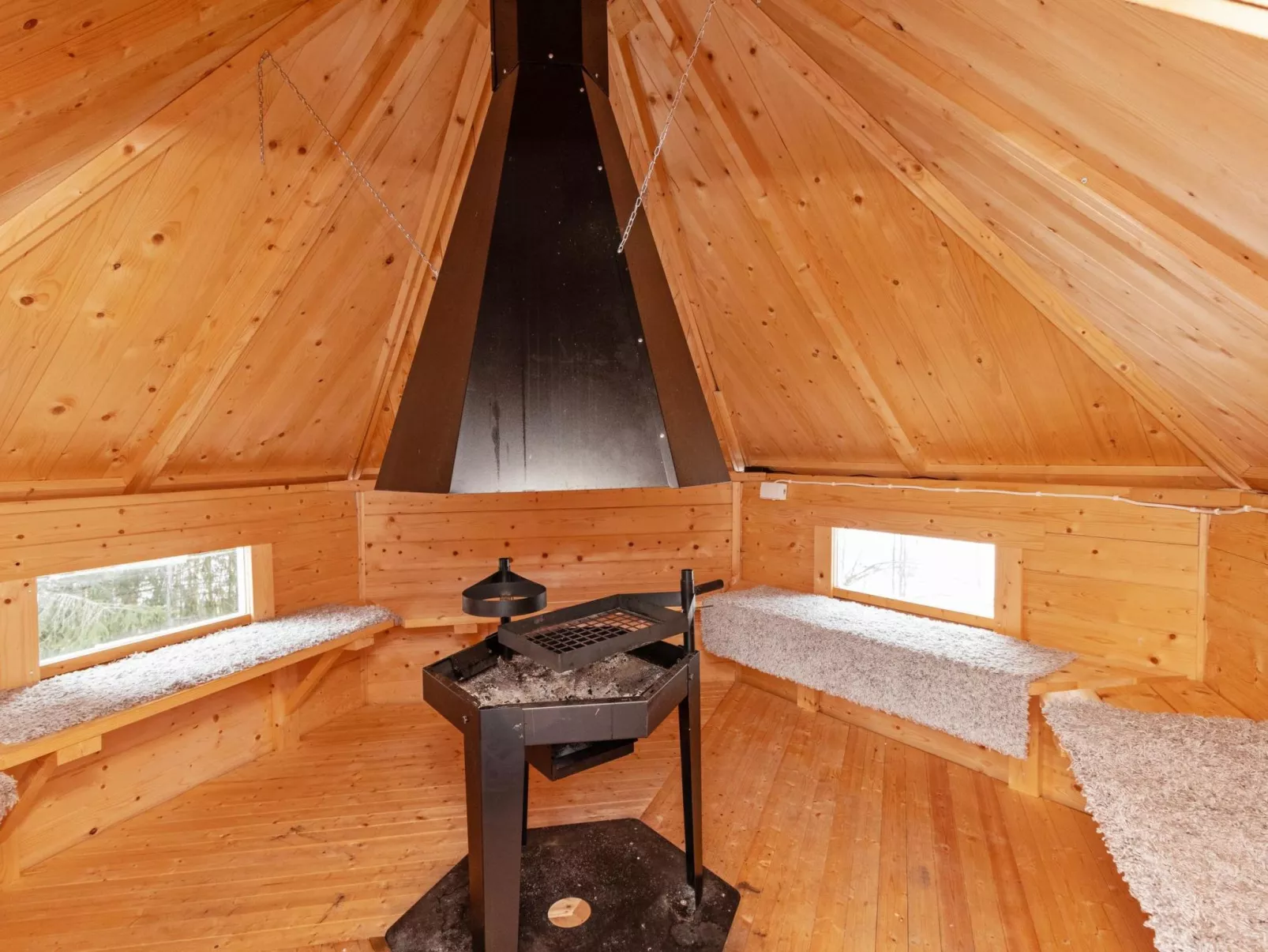 Tintin mökki-Inside