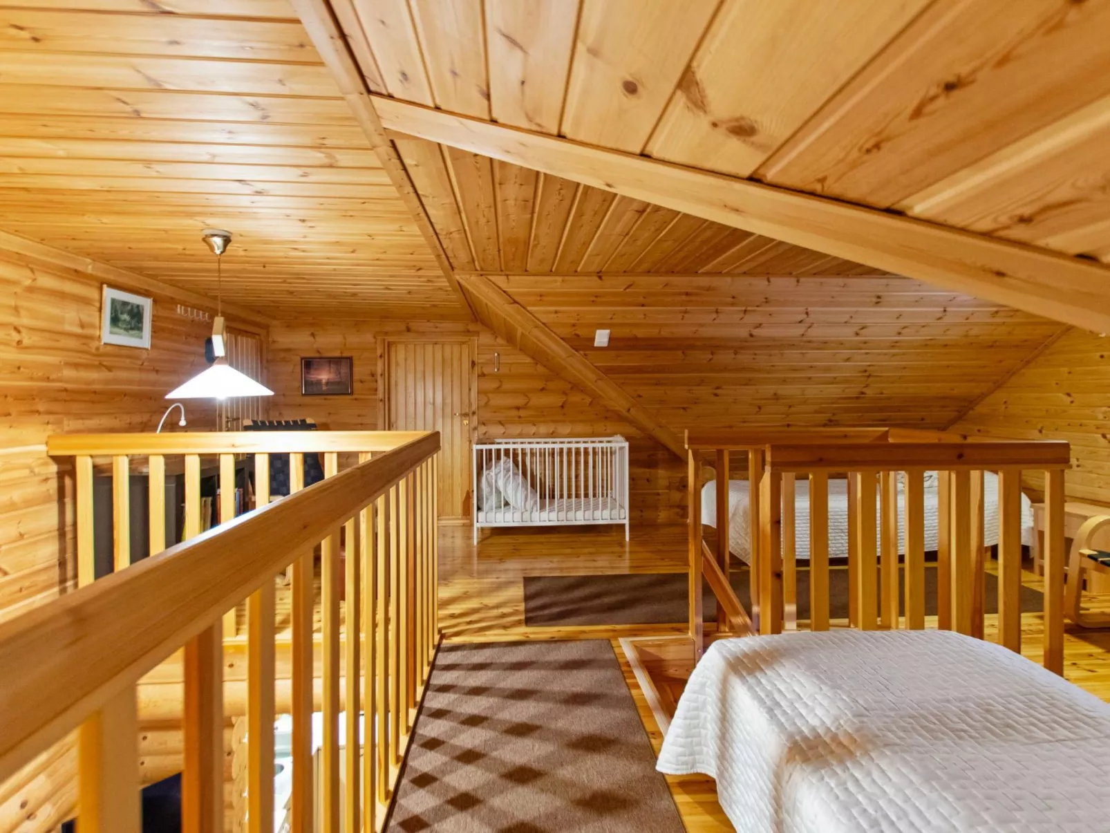 Kilpolan orvokki-Inside