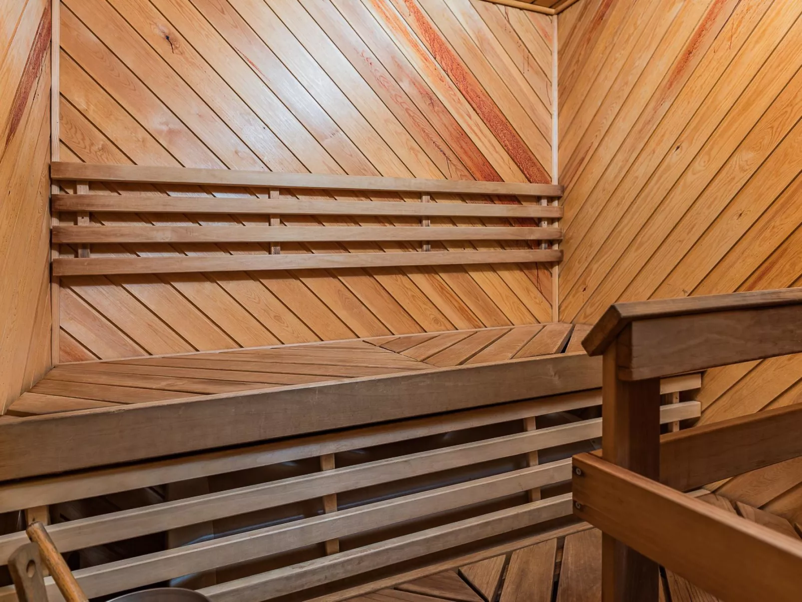 Kinostupa 2a (15-16)-Inside