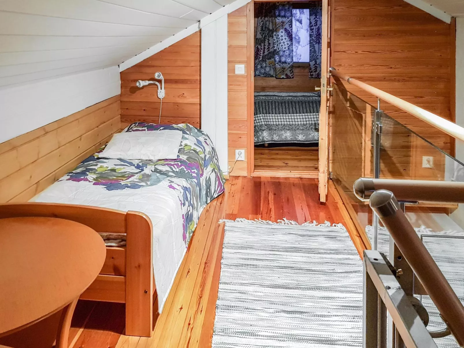 Lomamaja rukaranta-Dedans