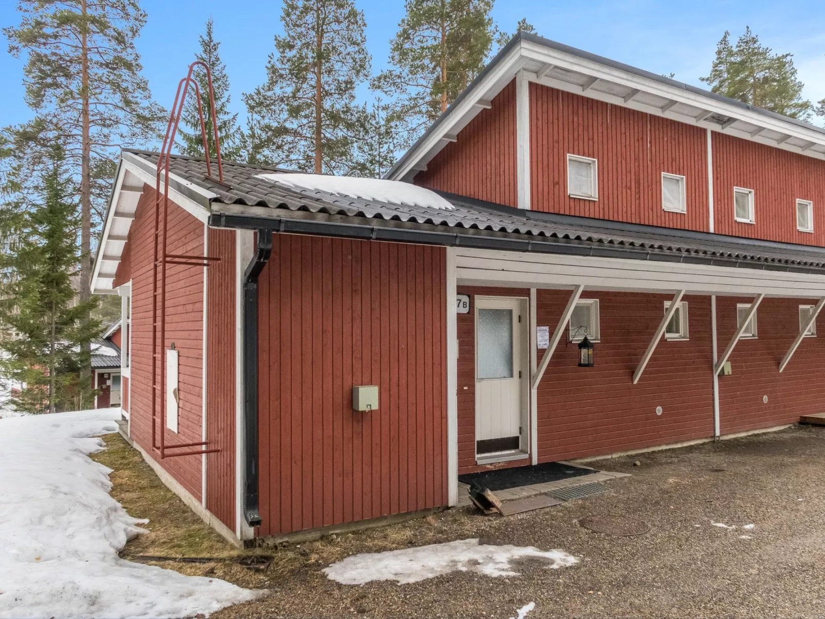 Lomakatti 7 b-Inside