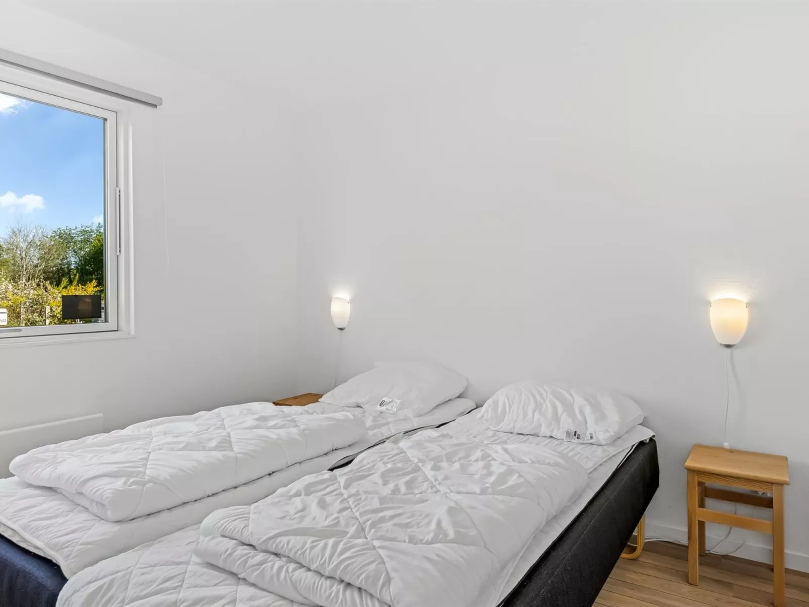 "Ørn" - 5m from the sea-Inside