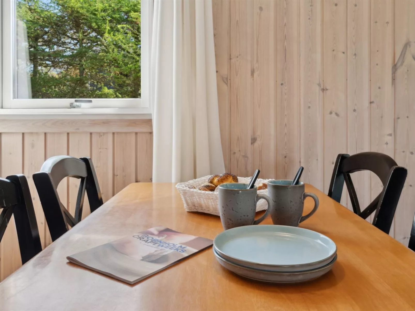 "Edna" - 500m from the sea-Drinnen