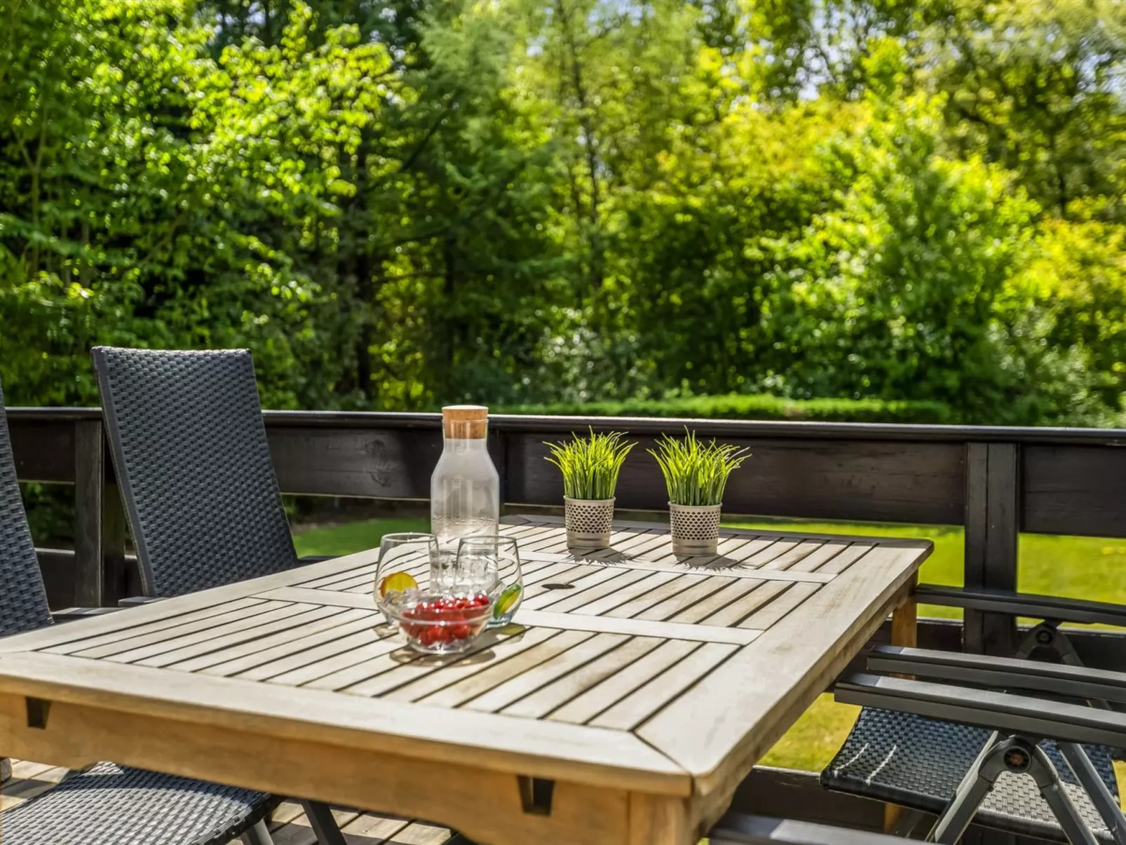 "Frethi" - 30km from the sea-Draußen