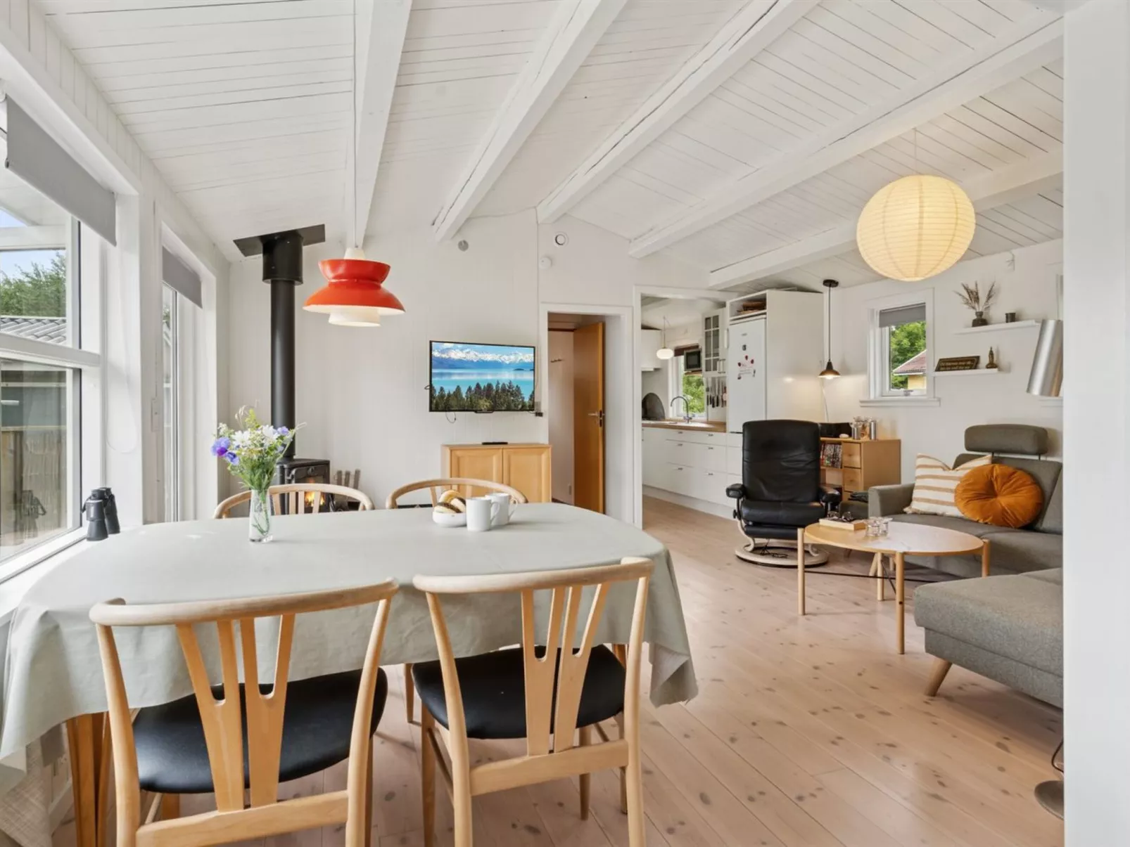 "Esme" - 225m to the fjord-Inside