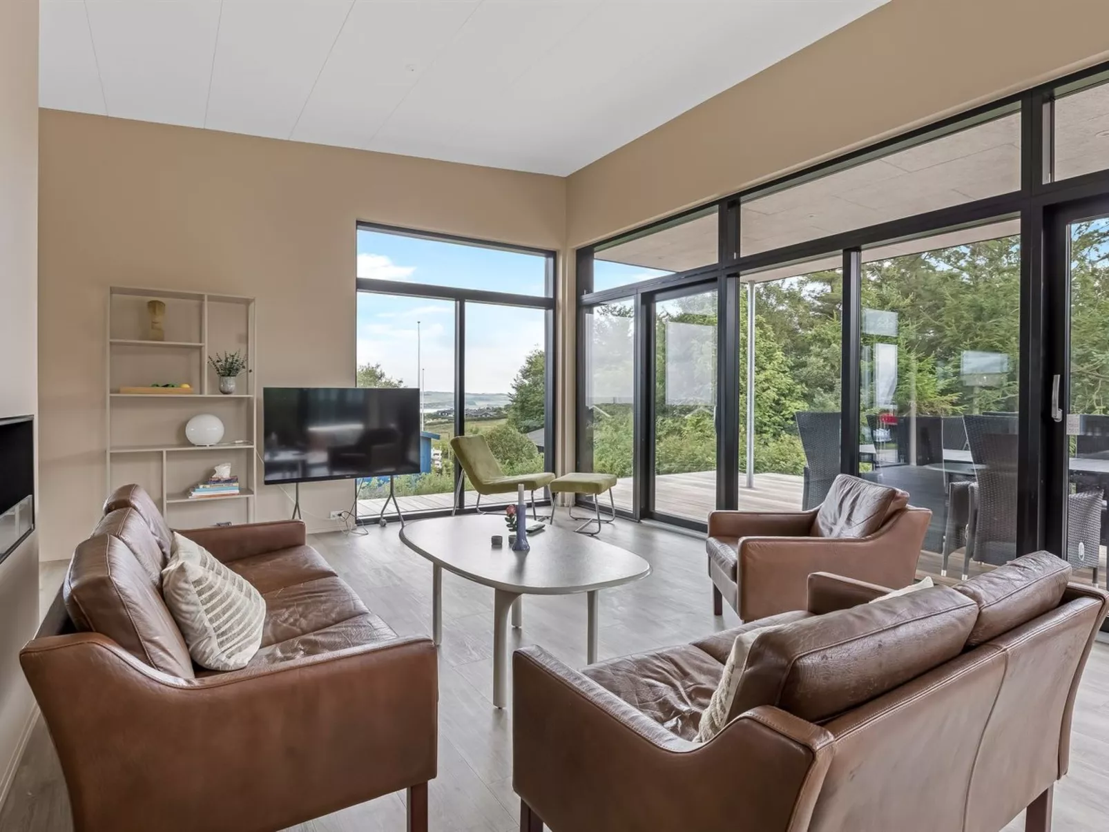 "Stjerne" - 300m to the fjord-Inside