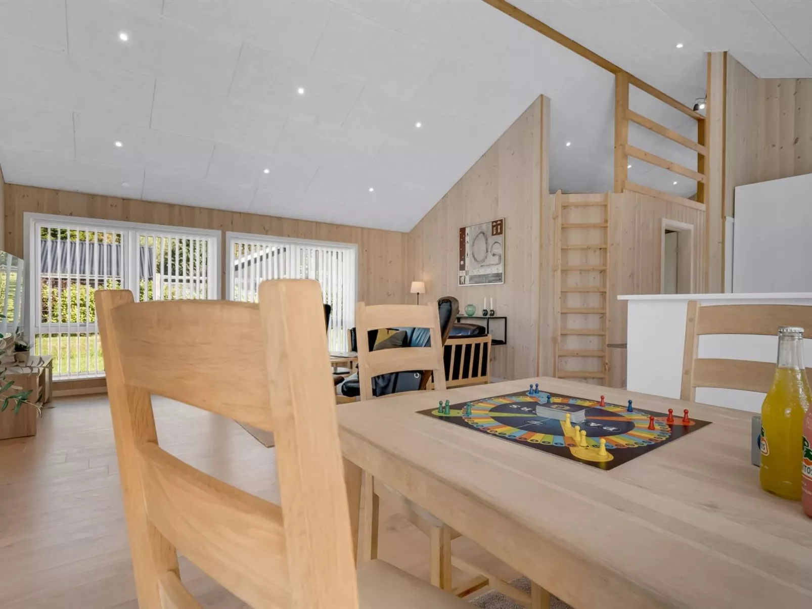 "Ebertine" - 740m to the fjord-Inside