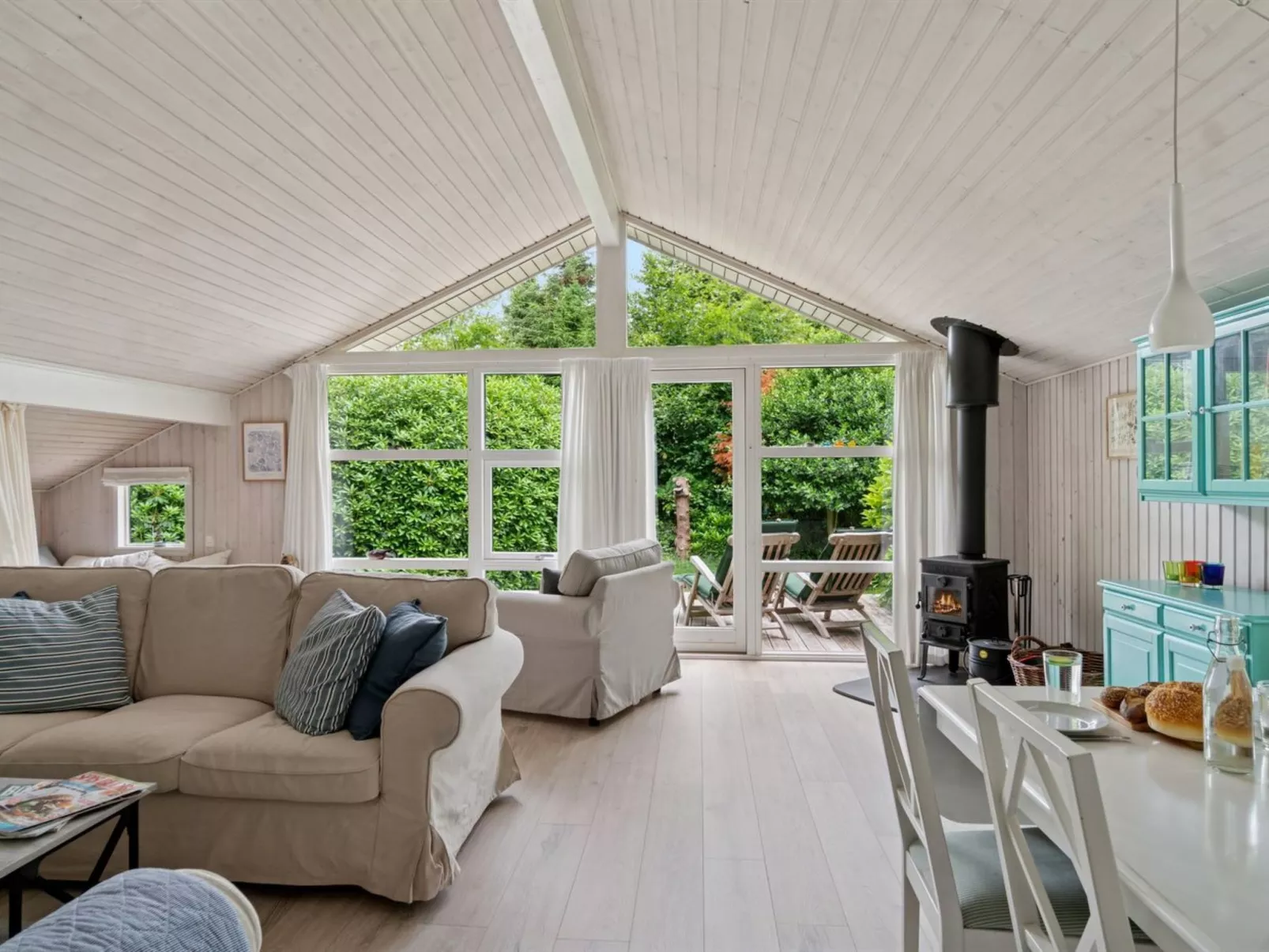 "Tekla" -  from the sea-Drinnen