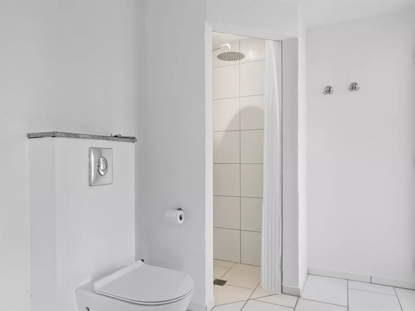 "Ung" - 460m from the sea-Inside