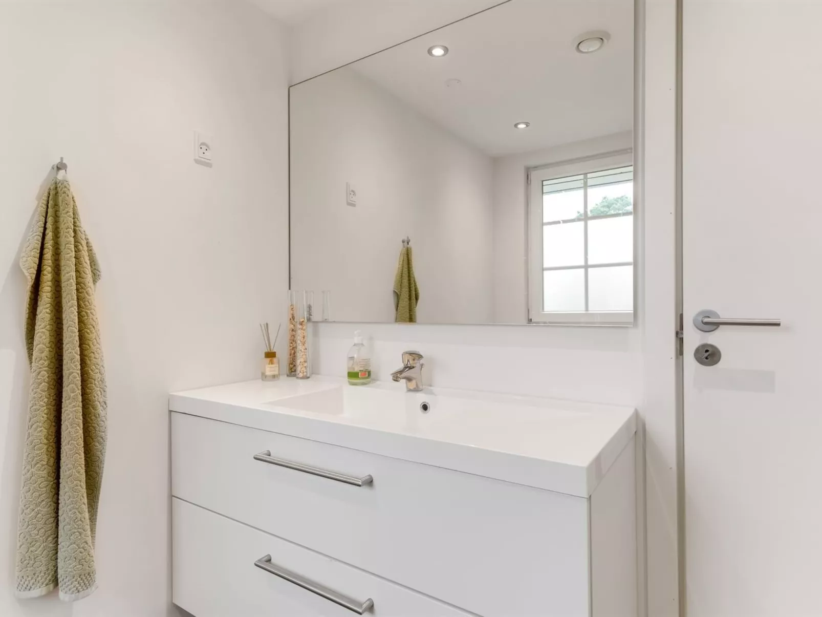 "Alica" -  from the sea-Dedans