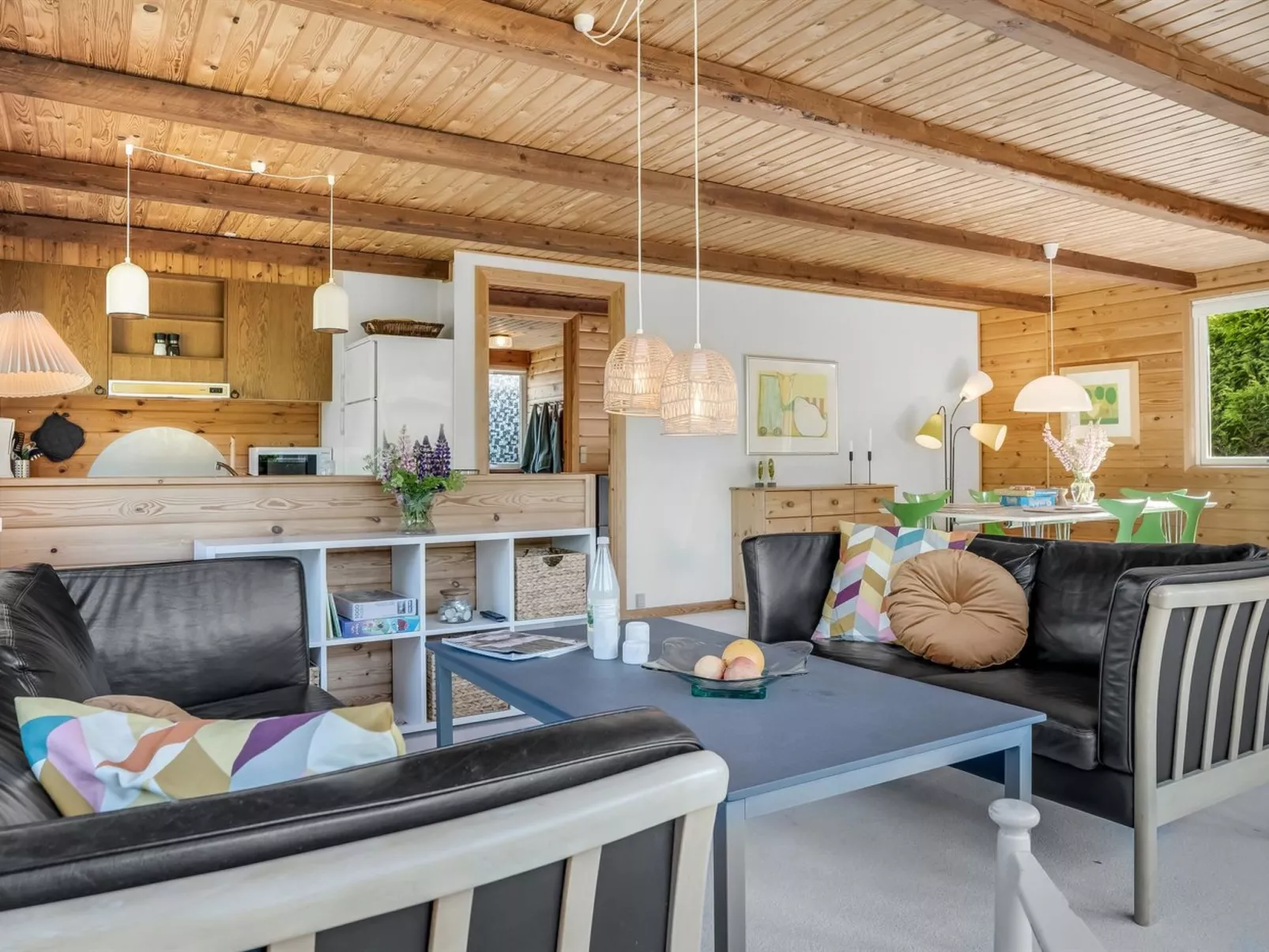 "Laris" - 700m to the fjord-Dedans