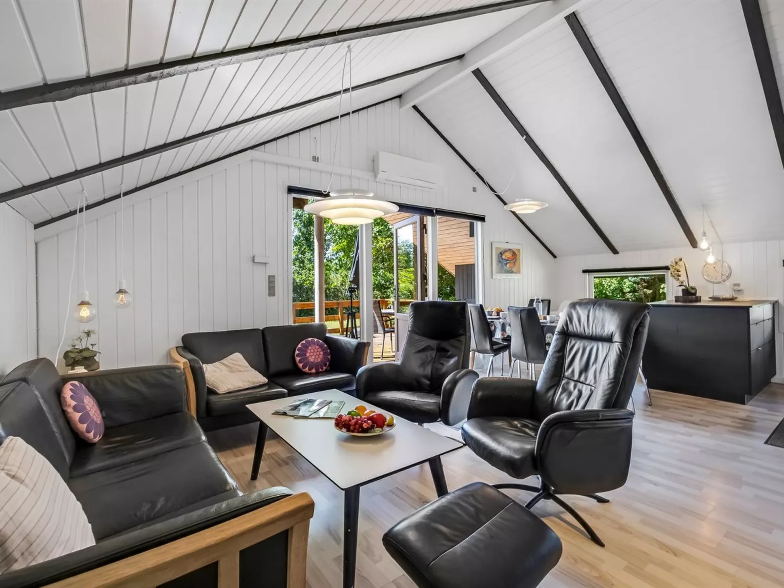 "Yarla" - 500m to the fjord-Inside