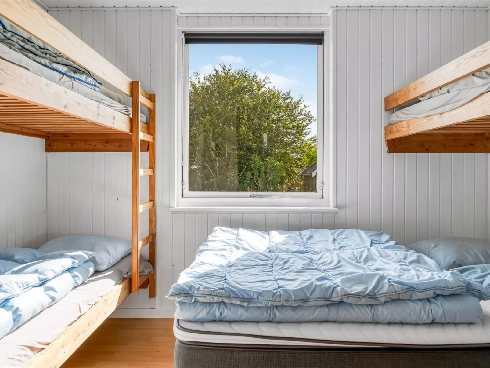 "Lillan" -  from the sea-Inside