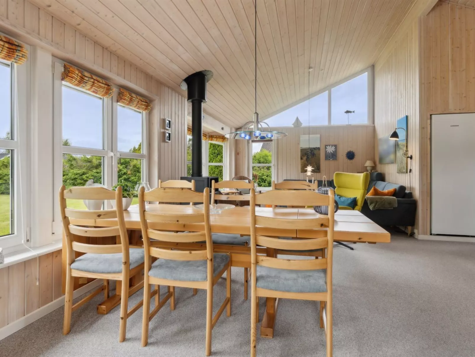 "Henne" -  from the sea-Drinnen