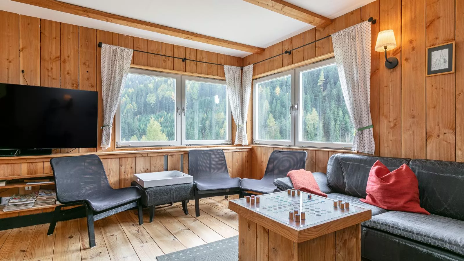 Carmaliva-Living room